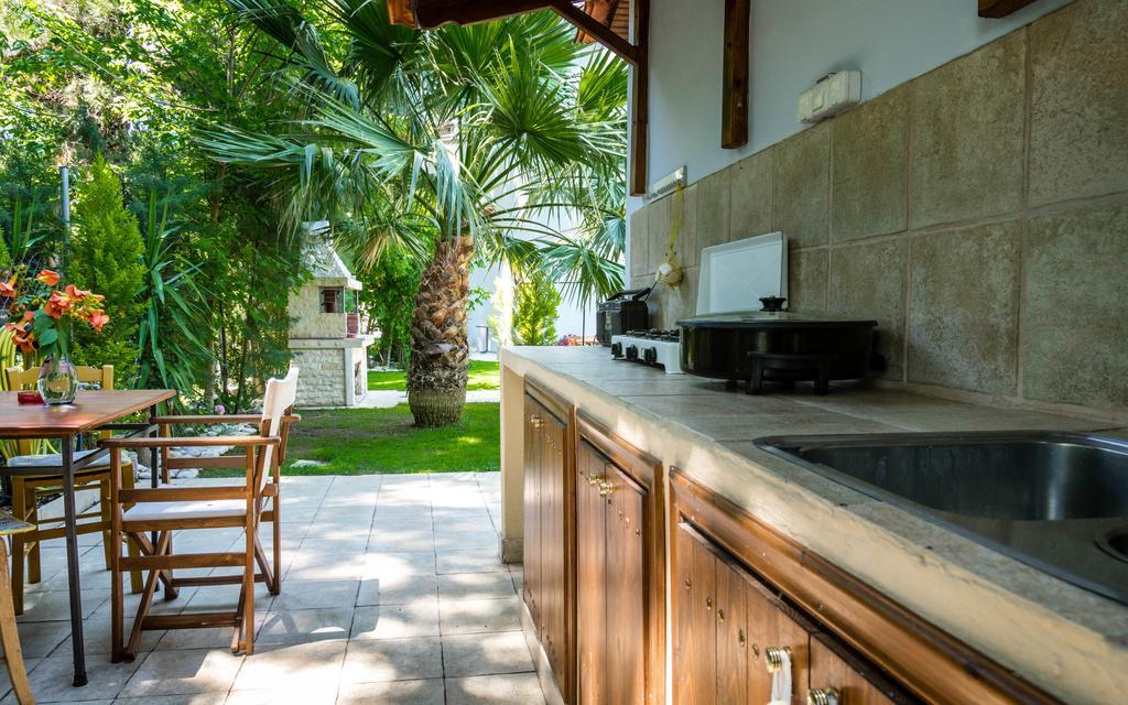 Villa Anais Принос Екстериор снимка