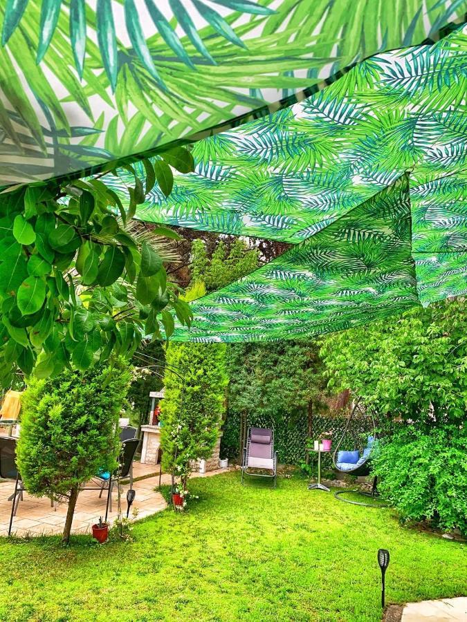 Villa Anais Принос Екстериор снимка